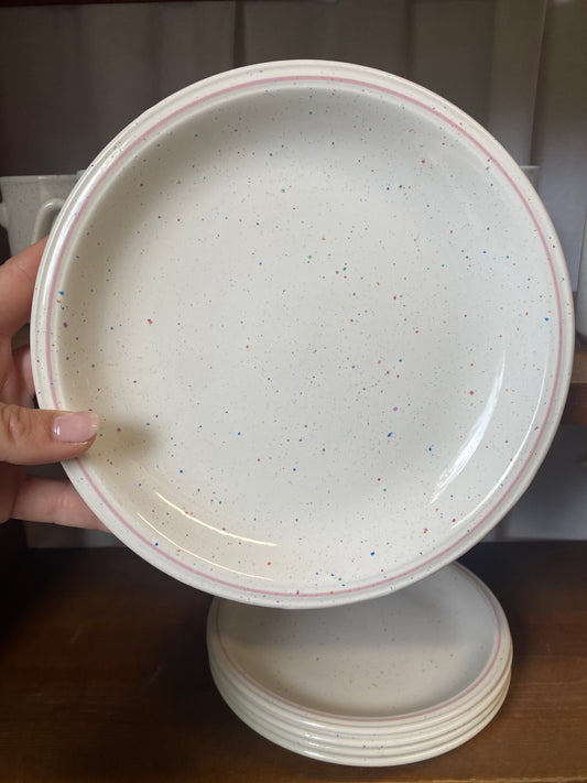 6st assietter med stänk i pastell - BARRATTS