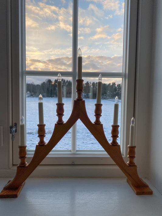 Stor adventsljusstake i trä