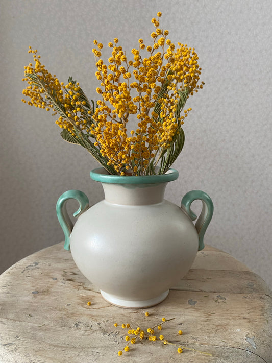 Vas med öron i ljust grönt