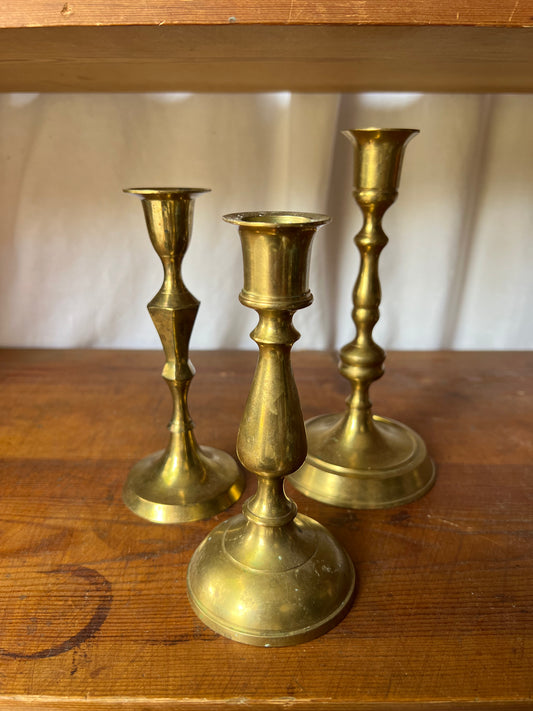 Triss i mässingsljusstakar