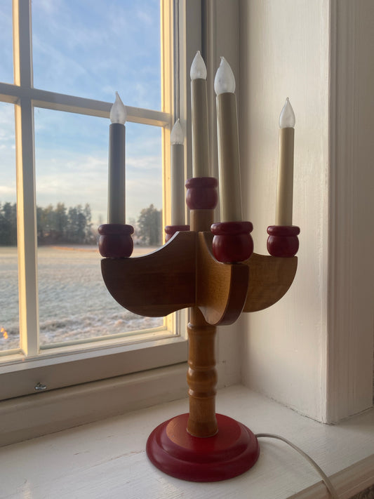 Ovanlig äldre adventsljusstake i trä