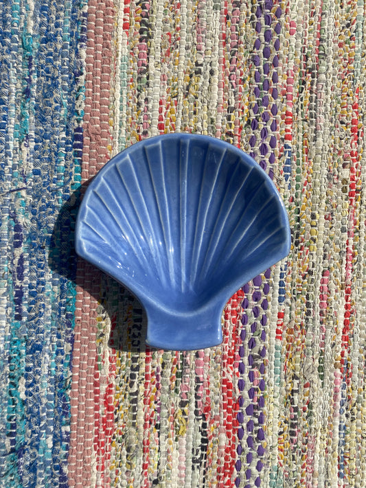 Snäckfat i blått porslin