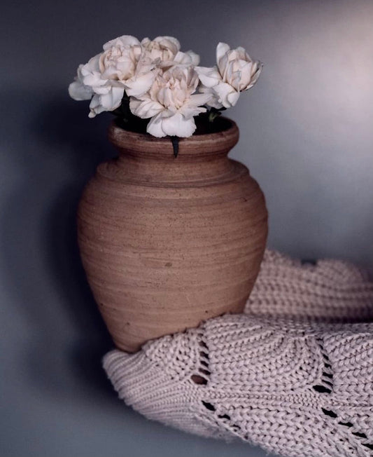 Urna i ljus terrakotta