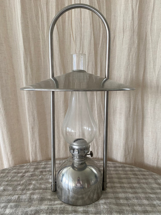 Stor oljelampa i silver