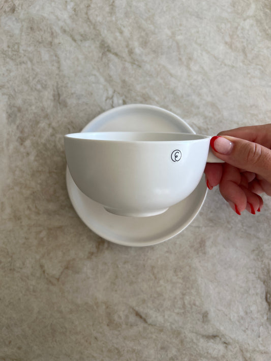 Tekopp i vit matt keramik - Ernst