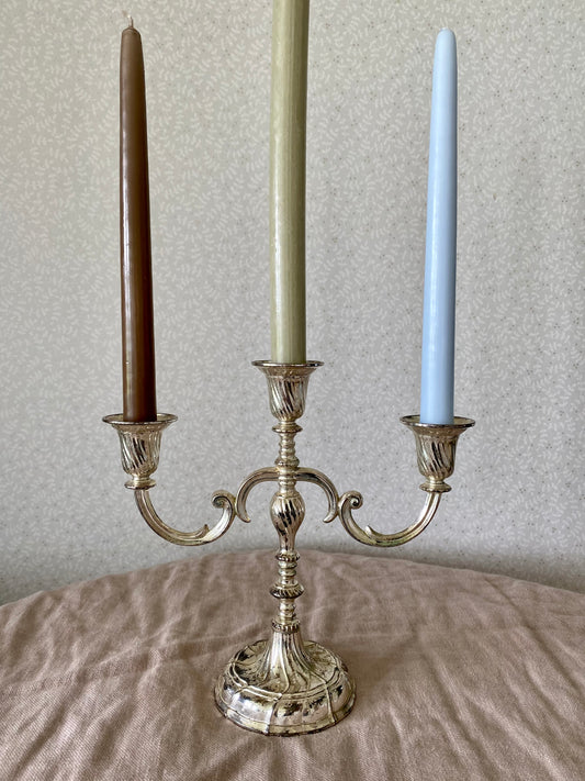 Trearmad ljusstake i silver