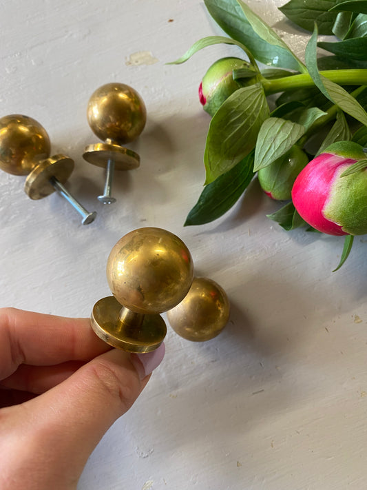 4st knoppar i mässing