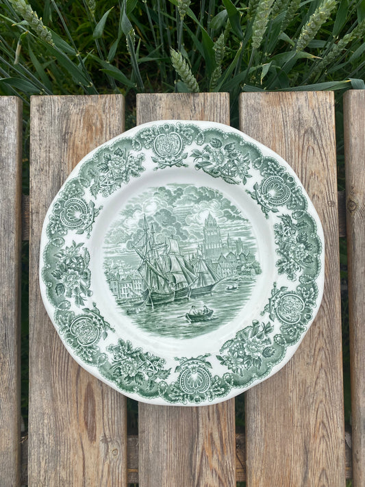 Tallrik i grönvitt - Bristol England