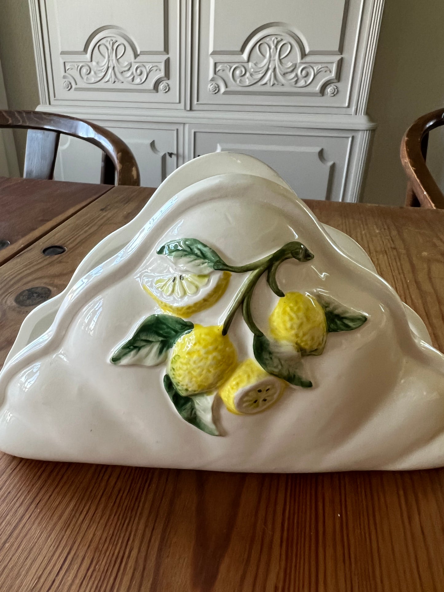 Servetthållare i porslin med citron