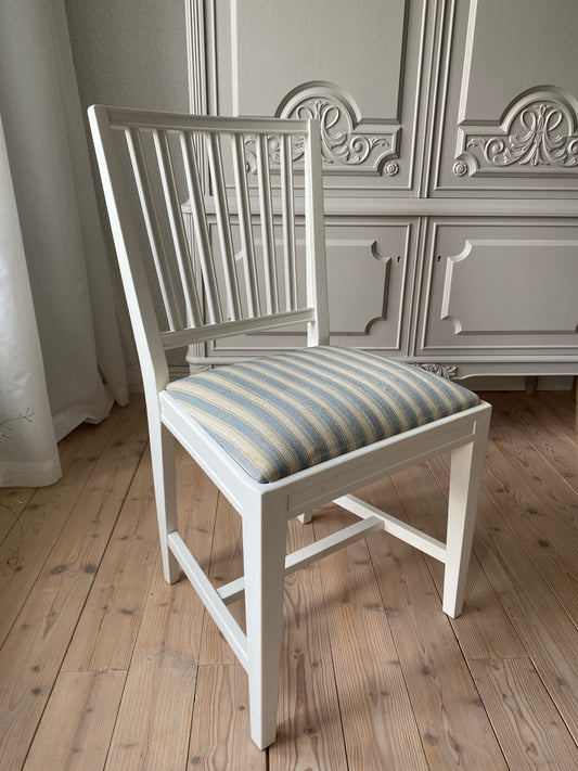 6st vita matstolar med randig tygsits