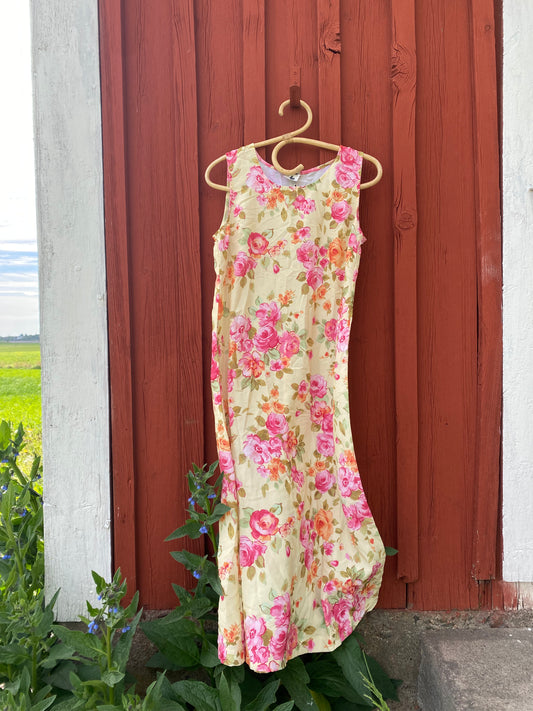 Blommig sommarklänning