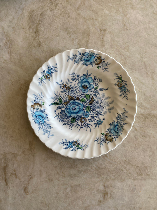 Assiett i blåvitt - Staffordshire engelskt porslin 2 st i lager!