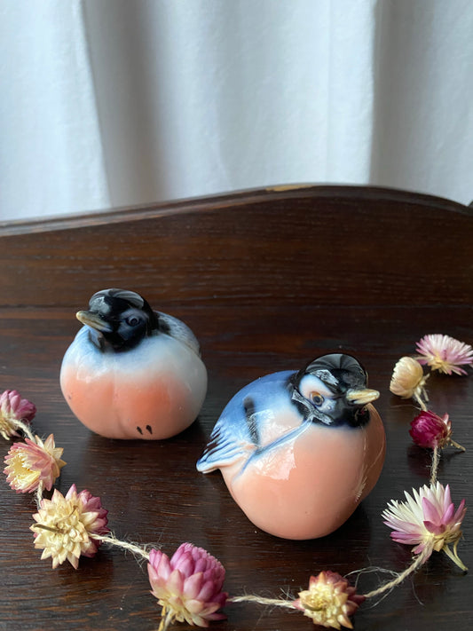 Paret domherrar i porslin