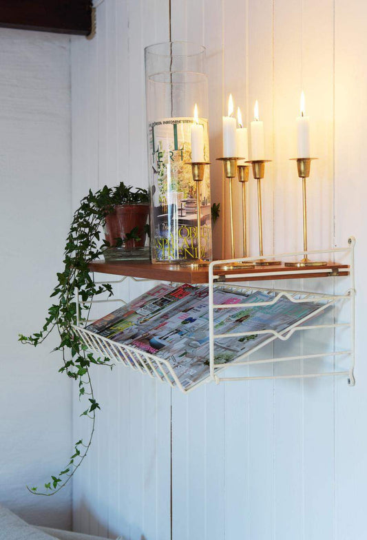 Äkta stringhylla med tidningsställ i teak 50-tal