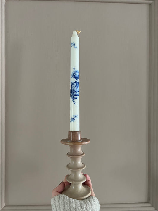 Snurrad ljusstake i rosa