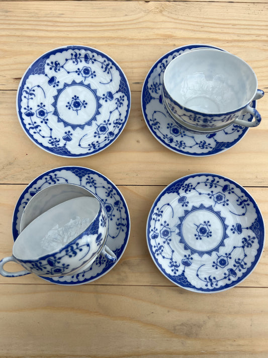 Blåvita kaffekoppar med fat, 4st