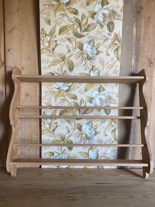 Stor trären tallrikshylla