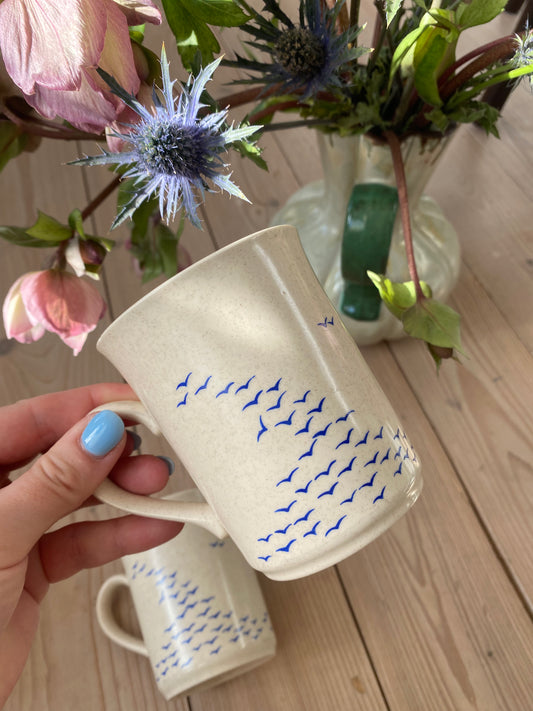 4st vackra muggar i keramik med fåglar