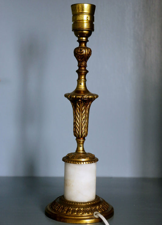 Vacker lampfot i mässing och marmor