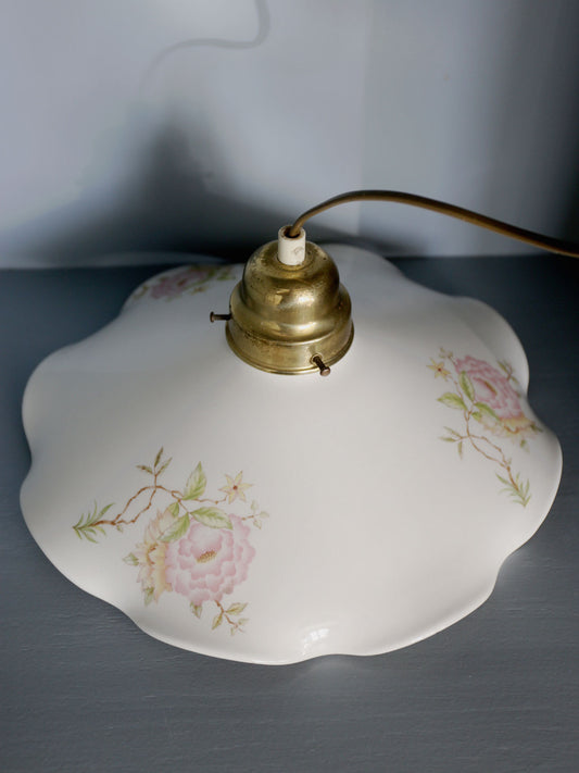 Porslinslampa - volang med målade blommor