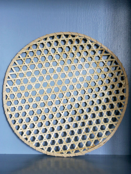 Uppläggningsfat eller dekoration i korgrotting