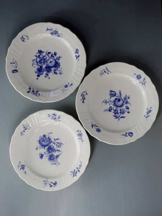 Triss i blå/vita assietter - GUSTAFSBERG TRIUMF